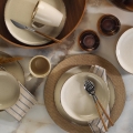 16-delt spisesæt i beige porcelæn