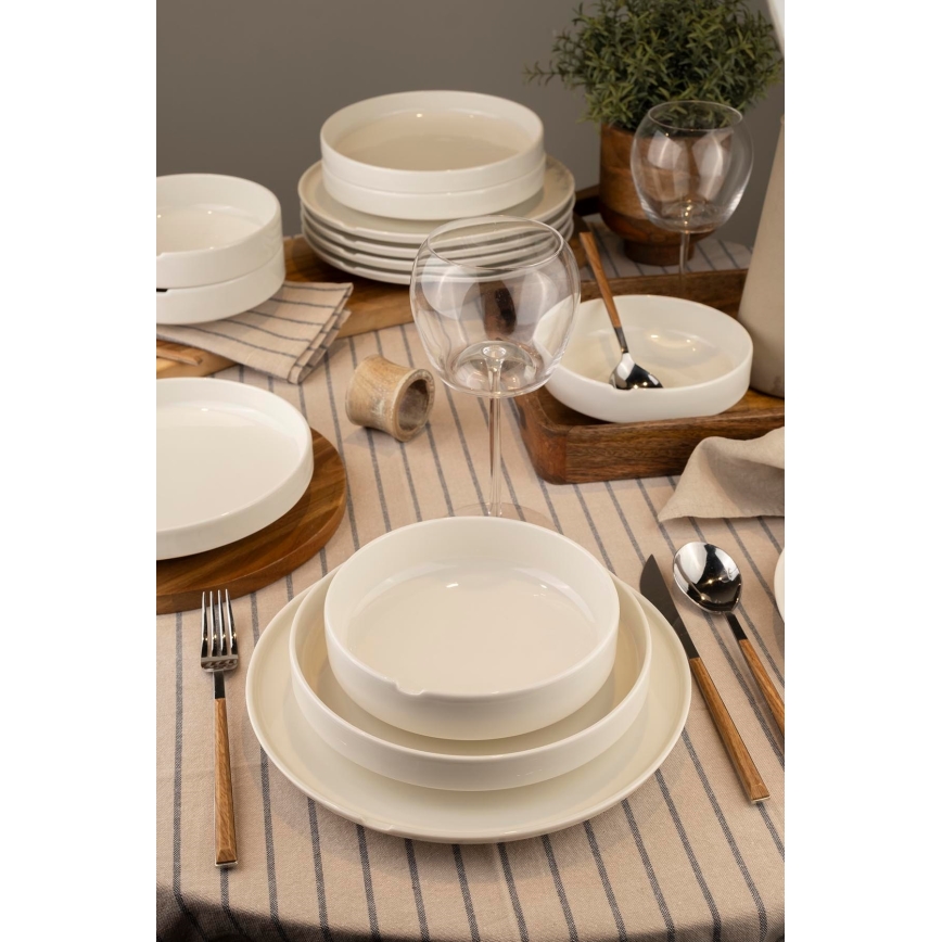 18-delers spisestel i hvidt porcelæn