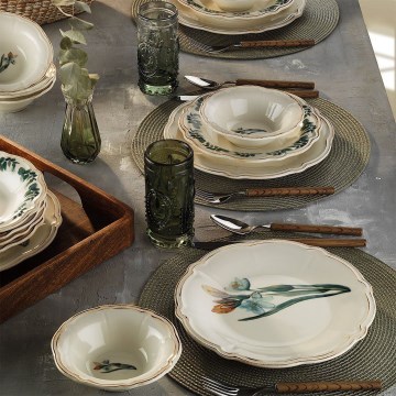 18-delers spisesæt, flerfarvet porcelæn
