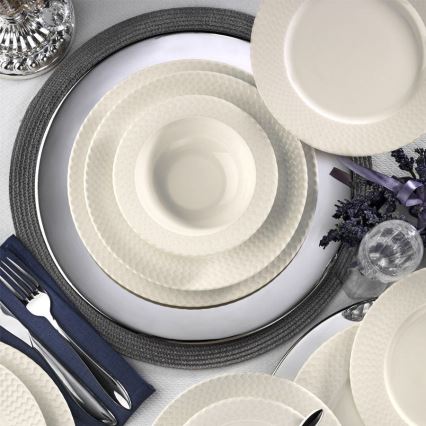 24-delt stel i hvidt porcelæn