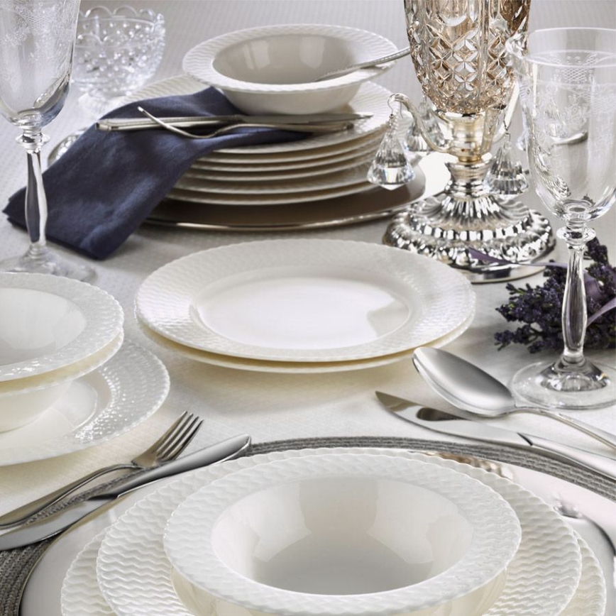 24-delt stel i hvidt porcelæn