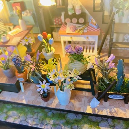 2Kids Toys - Miniature Darcyin blomsterhus med 2xAAA batterier