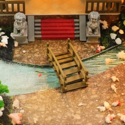 2Kids Toys - Miniature eventyrvilla hus 2xAAA