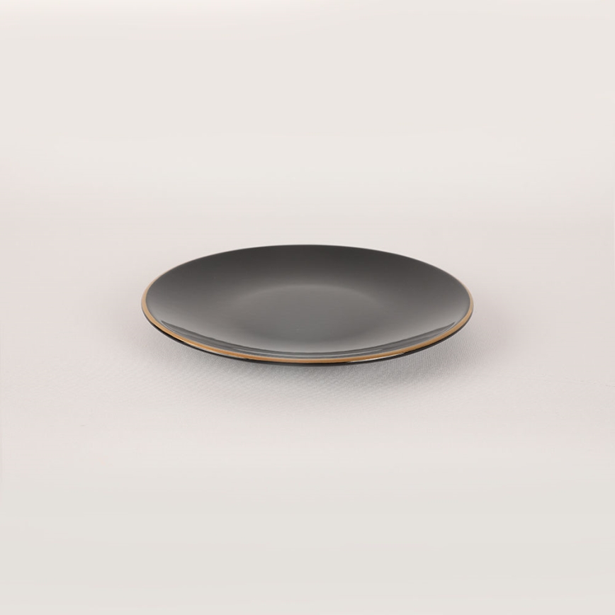 44-delt spisestel i sort og guld, stentøj