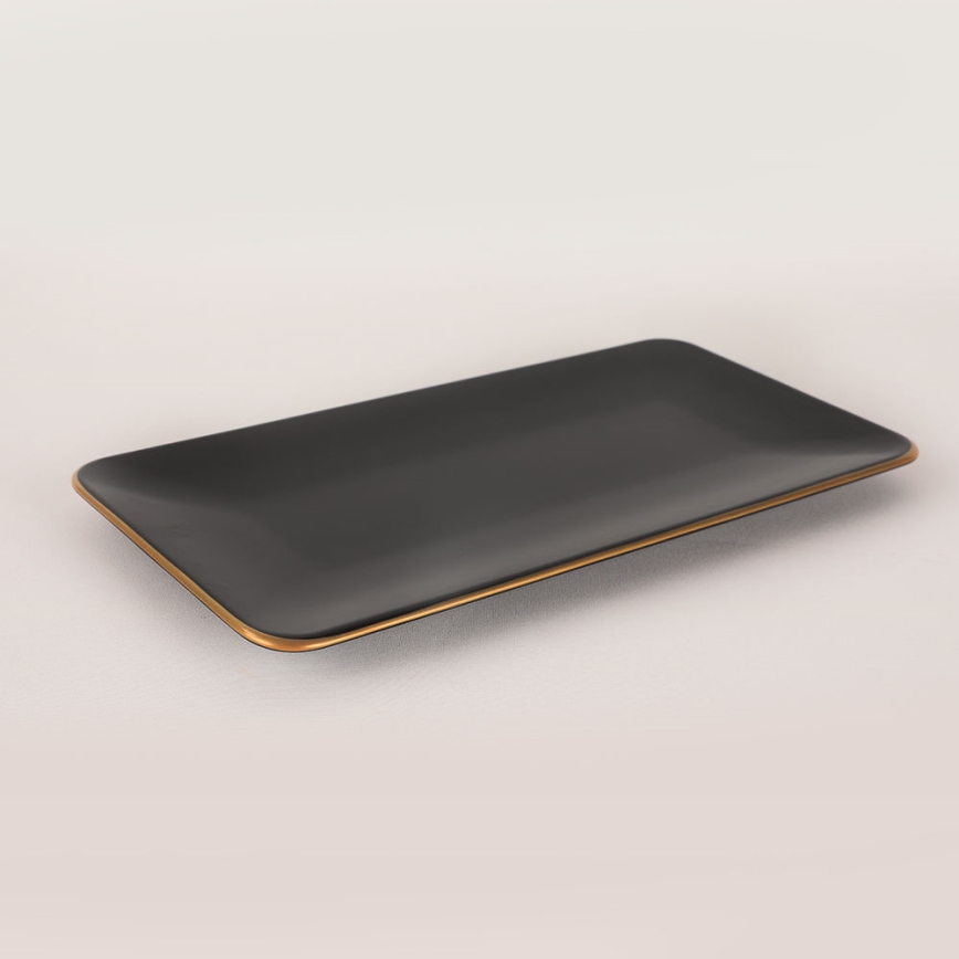 44-delt spisestel i sort og guld, stentøj