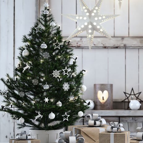 Nyd julen med et kunstigt juletræ, der ikke fælder