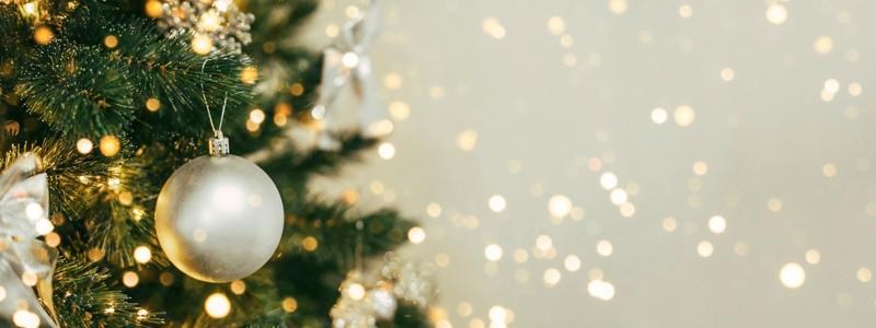 Nyd julen med et kunstigt juletræ, der ikke fælder