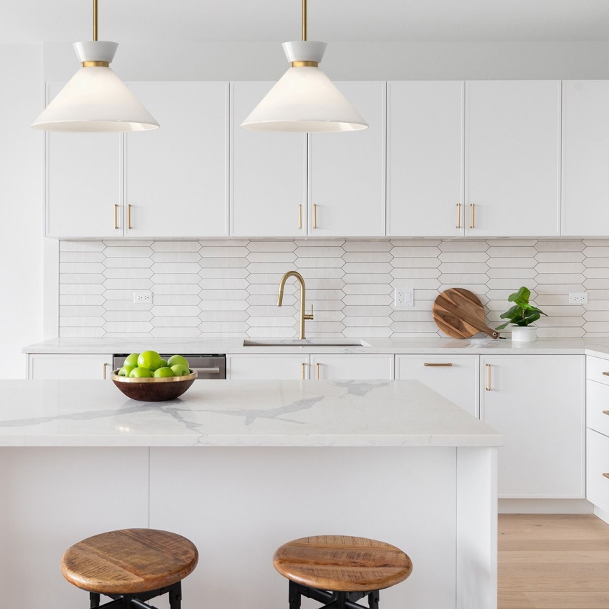 Alora Mood - Stangpendel HALSTON 1xE27/60W/230V guld