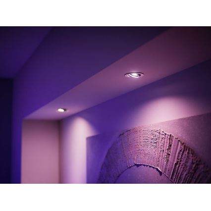 Basissæt Philips Hue WHITE AND COLOR AMBIANCE 3xGU10/5,7W/230V 2000-6500K + en enhed til at tilslutte