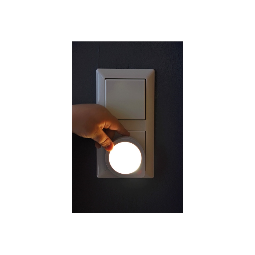 Brennenstuhl - LED natlampe med sensor LED/0,2W/230V til stikkontakt