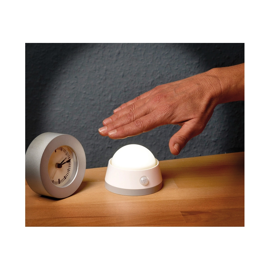 Brennenstuhl - LED natlampe med sensor pohybu LED/3xAA 3000K
