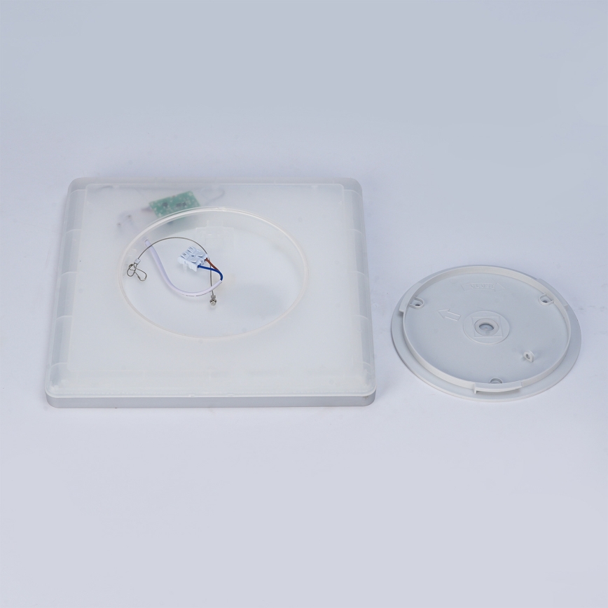 Brilagi - ULTRA SLIM LED badeværelsesloftlampe, 18W/230V, 30x30 cm, sølv, IP54