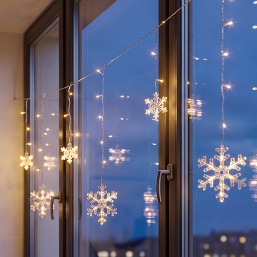 BRILAGI - LED julegardin 77xLED/3xAA/USB 3,8m med snefnug varm hvid
