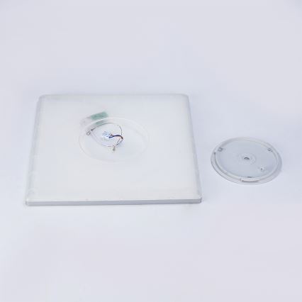 Brilagi - LED loftlampe til badeværelse ULTRA SLIM LED/24W/230V 42x42 cm sølv IP54