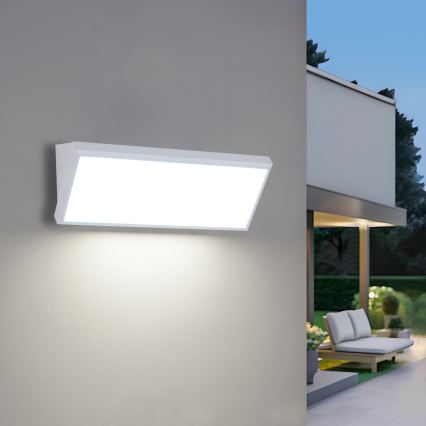 Brilagi - LED udendørs vægarmatur TRIANGLE LED/42W/230V 3000/4000/6500K 45 cm hvid IP65