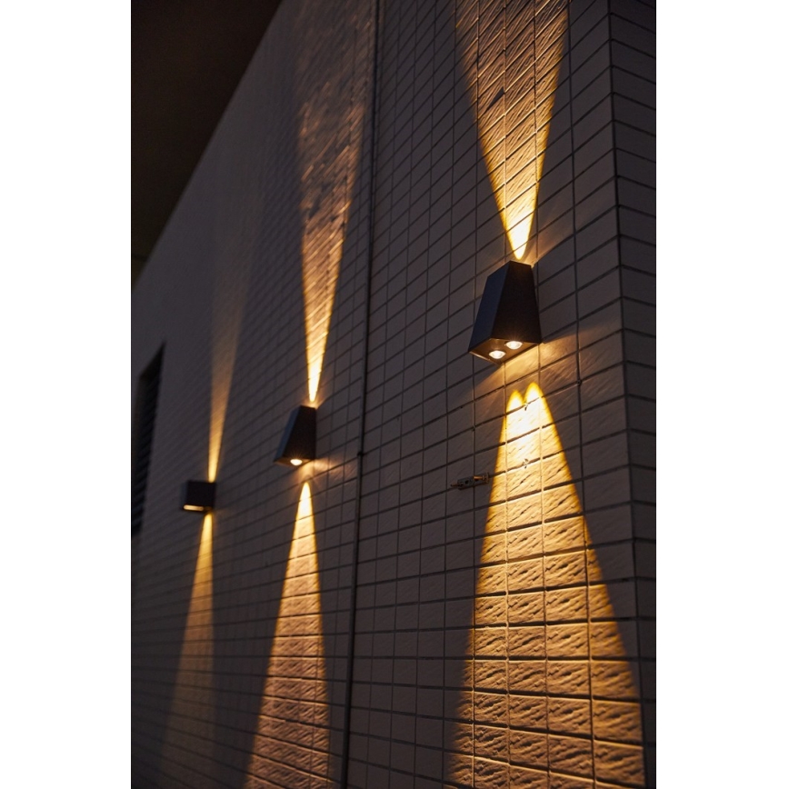 Brilagi - Soldrevet LED væglampe PYRAMID LED/2W/3,2V 1300 mAh IP54