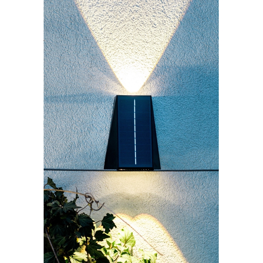 Brilagi - Soldrevet LED væglampe PYRAMID LED/2W/3,2V 1300 mAh IP54
