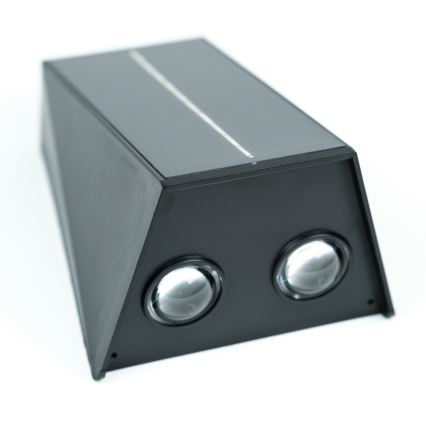 Brilagi - Soldrevet LED væglampe PYRAMID LED/2W/3,2V 1300 mAh IP54
