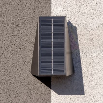 Brilagi - Soldrevet LED væglampe PYRAMID LED/2W/3,2V 1300 mAh IP54