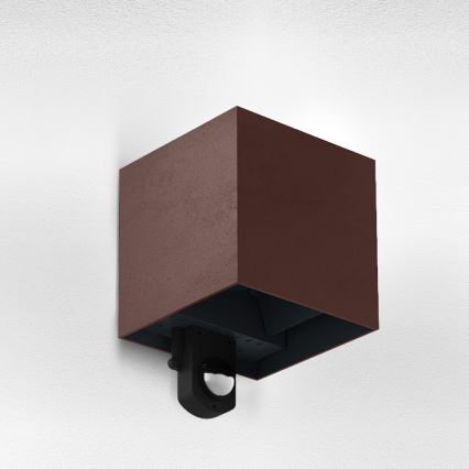 Brilagi - Udendørs LED-væglampe CUBE med sensor, 6W/230V, brun, IP65