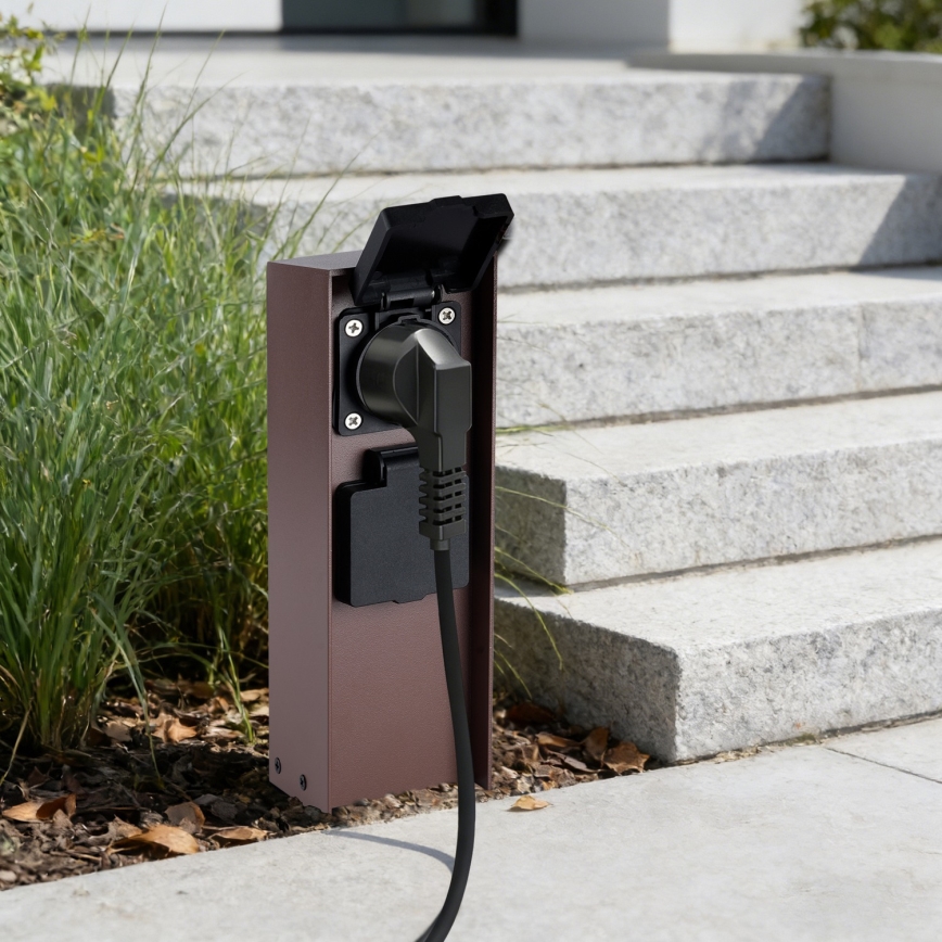 Brilagi - Udendørs stikkontaktstolpe PILLAR 2Z SCHUKO 230V IP44 brun