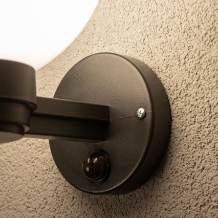 BRILAGI - Udendørs væglampe med bevægelsessensor HARBOR 1xE27/40W/230V IP33 sort/hvid
