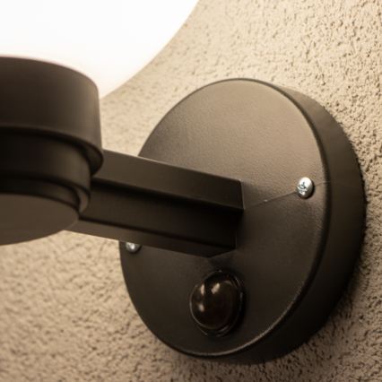 BRILAGI - Udendørs væglampe med bevægelsessensor HARBOR 1xE27/40W/230V IP33 antracit/hvid