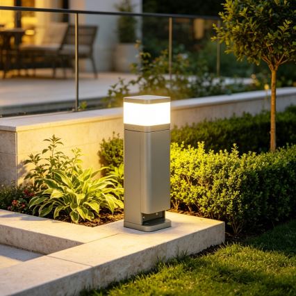 BRILAGI - Udendørslampe med 2 SCHUKO-stik PILLAR 1xG9/11W/230V IP44 grå