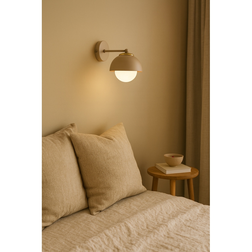 Brilagi - Væglampe COSMO 1xE27/60W/230V beige/guld