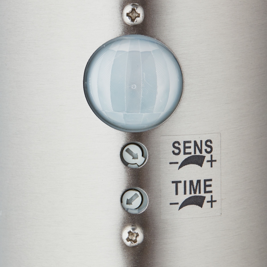 Brilliant - LED udendørslampe med sensor LEIGH LED/0,9W/230V + 1xE27/11W 80 cm IP44 skinnende krom