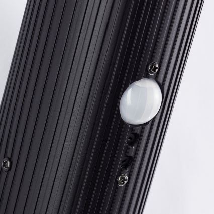 Brilliant - Udendørs væglampe med sensor KALEO 1xE27/10W/230V IP44 sort