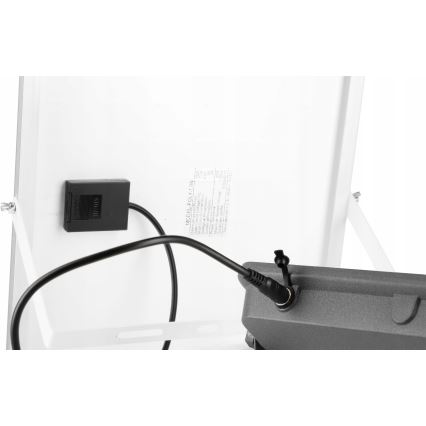 Dæmpbar LED-solcelleprojektør LED/50W/3,2V 5000K 6000 mAh IP65 sort + fjernbetjening