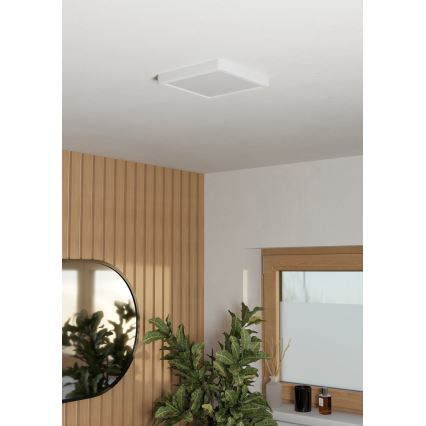 Eglo - LED badeværelsesloftlampe LED/10,5W/230V 2700/4000/6500K 22x22 cm IP44 hvid