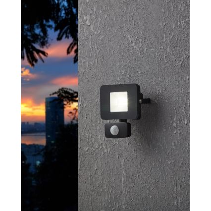 Eglo - LED projektør med sensor LED/10W/230V IP44