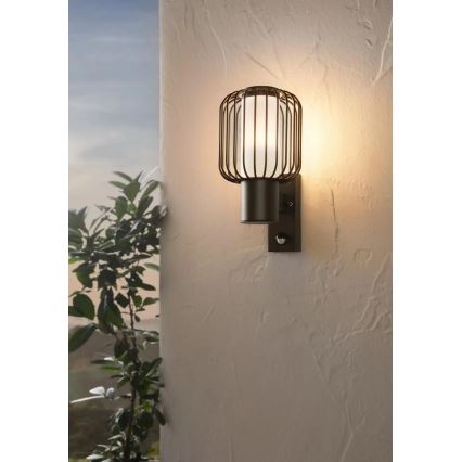 Eglo - Udendørs væglys med sensor 1xE27/28W/230V IP44
