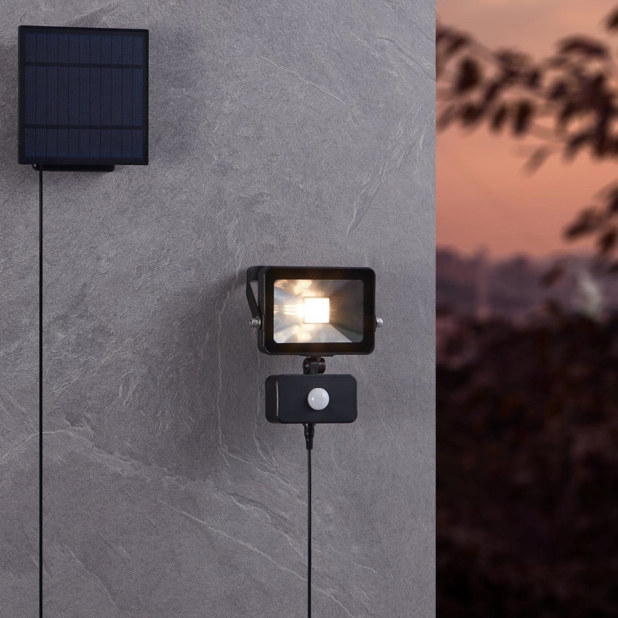 Eglo - Soldrevet LED projektør med sensor 15xLED/0,03W/3,7V 2600 mAh IP44