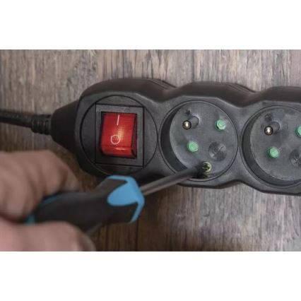 Forlængerledning med afbryder 4Z 3m sort