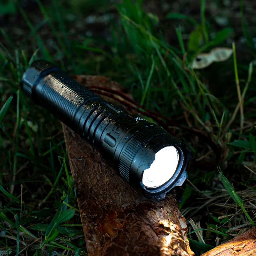 Genopladelig LED lommelygte m. powerbank dæmpbar funktion LED/10W/5V IPX4 600 skinnende 2000 mAh