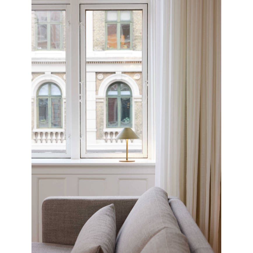 Halo Design 800841 - HYGGE genopladelig, dæmpbar udendørs LED-bordlampe, 3 W, 4000 mAh, IP54, messing