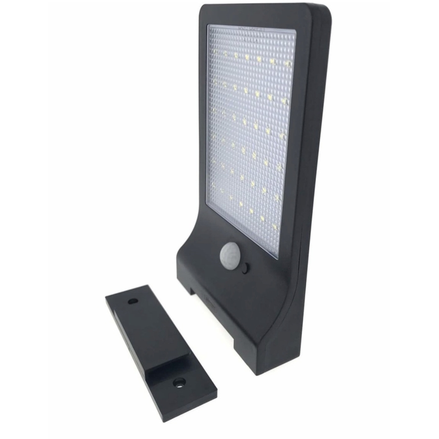 HÖFFTECH - Solcelledrevet LED-væglampe med bevægelses- og skumringssensor LED/3,7V 2200 mAh IP44