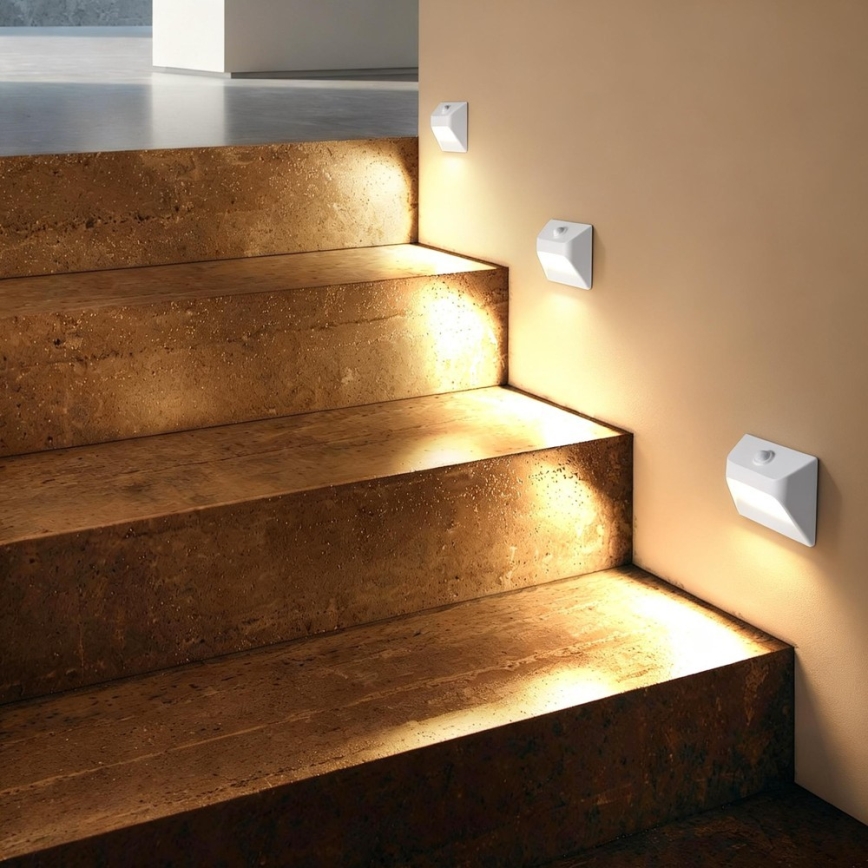 Genopladeligt LED-trappelys med bevægelses- og skumringssensor STEP LIGHT LED/0,3W/3,7V 2200 mAh IP53 hvid