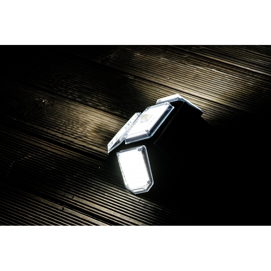 Soldrevet LED væglampe med sensor LED/5W/5,5V IP65 2400 mAh