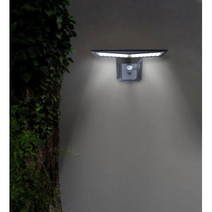 Soldrevet LED væglampe med sensor LED/2,6W/5,5V IP65 1800 mAh sort