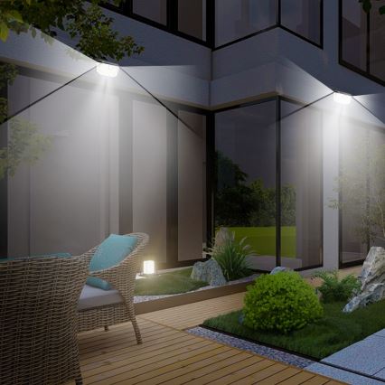 Soldrevet LED væglampe med sensor LED/4W/5,5V IP65 1200 mAh