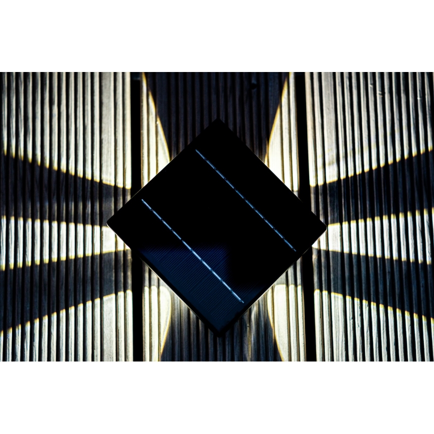 LED solcelle væglampe med sensor LED/2W/5V IP54 1300 mAh