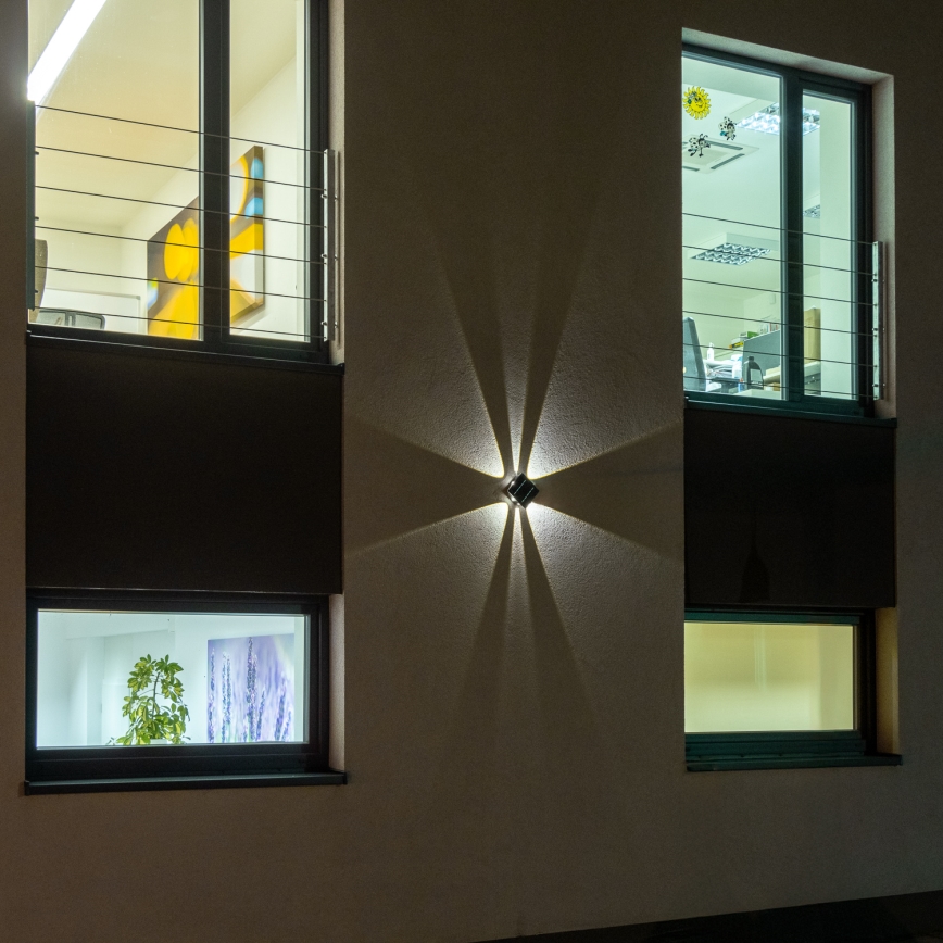 LED solcelle væglampe med sensor LED/2W/5V IP54 1300 mAh