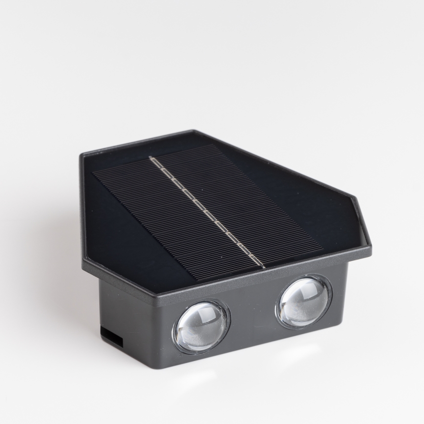 Soldrevet LED væglampe med sensor LED/2W/5V IP54 1300 mAh