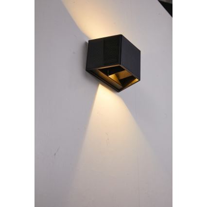 Soldrevet LED væglampe med sensor LED/2W/5V IP54 1300 mAh