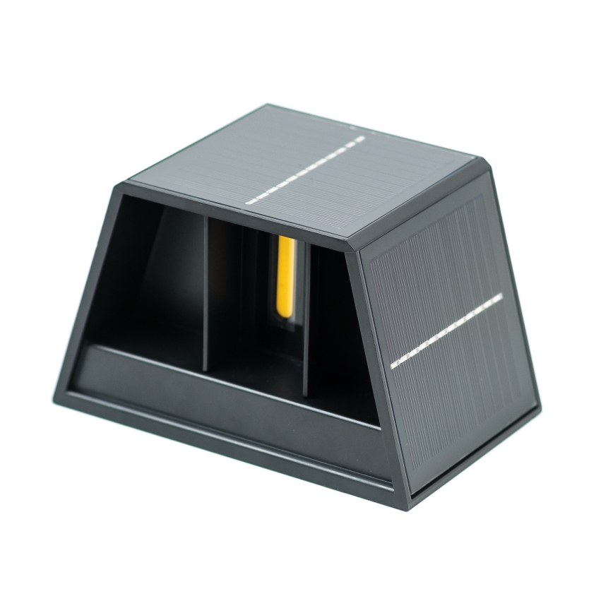 Soldrevet LED væglampe med sensor LED/2W/5V IP54 1300 mAh