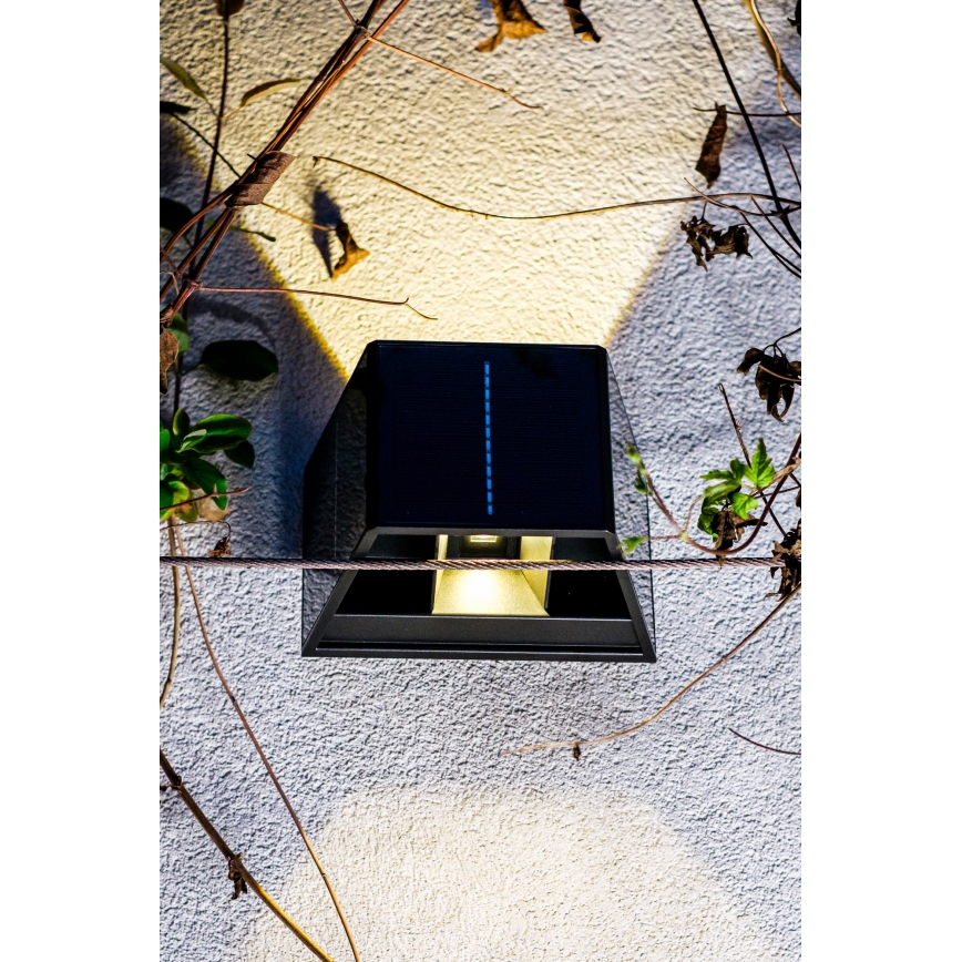 Soldrevet LED væglampe med sensor LED/2W/5V IP54 1300 mAh